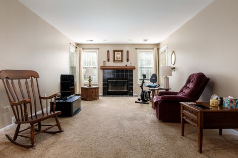 Tiny photo for 2933 Heatherwood Drive, Schaumburg, IL 60194 (MLS # 12460162)