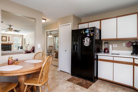 Tiny photo for 2933 Heatherwood Drive, Schaumburg, IL 60194 (MLS # 12460162)