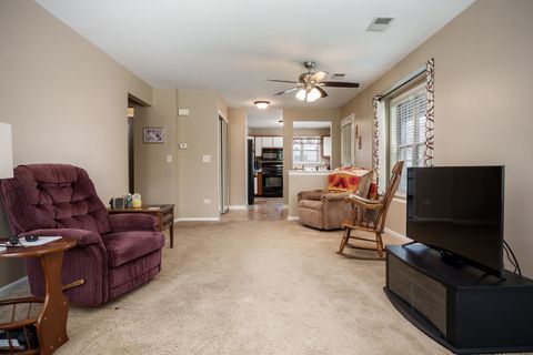 Tiny photo for 2933 Heatherwood Drive, Schaumburg, IL 60194 (MLS # 12460162)