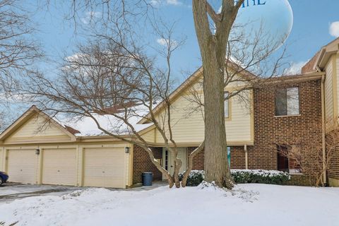 Tiny photo for 811 E Castle Court #2, Palatine, IL 60074 (MLS # 12568482)