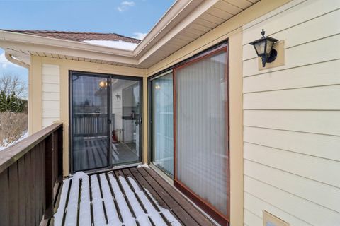 Tiny photo for 811 E Castle Court #2, Palatine, IL 60074 (MLS # 12568482)