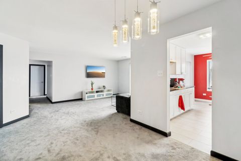 Tiny photo for 811 E Castle Court #2, Palatine, IL 60074 (MLS # 12568482)