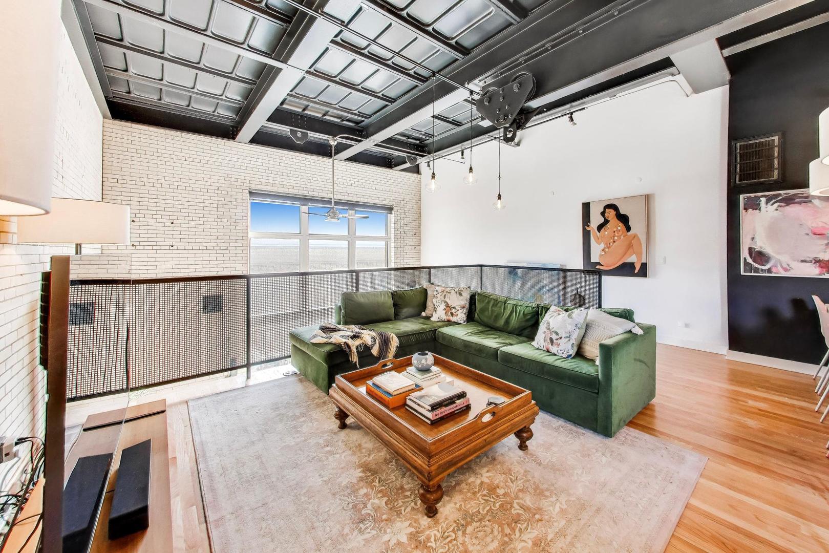 1128 W Ardmore Avenue 9