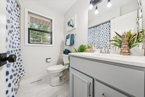 Tiny photo for 9802 W Oak Forest Drive, Beach Park, IL 60099 (MLS # 12505196)