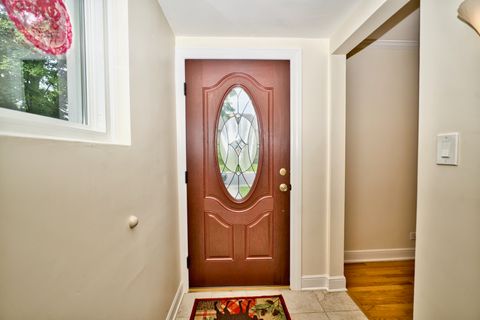 Tiny photo for 6707 N Saint Louis Avenue, Lincolnwood, IL 60712 (MLS # 12633306)