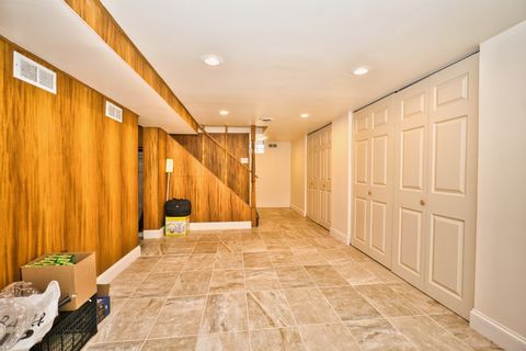 Tiny photo for 6707 N Saint Louis Avenue, Lincolnwood, IL 60712 (MLS # 12633306)