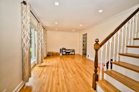 Tiny photo for 6707 N Saint Louis Avenue, Lincolnwood, IL 60712 (MLS # 12633306)