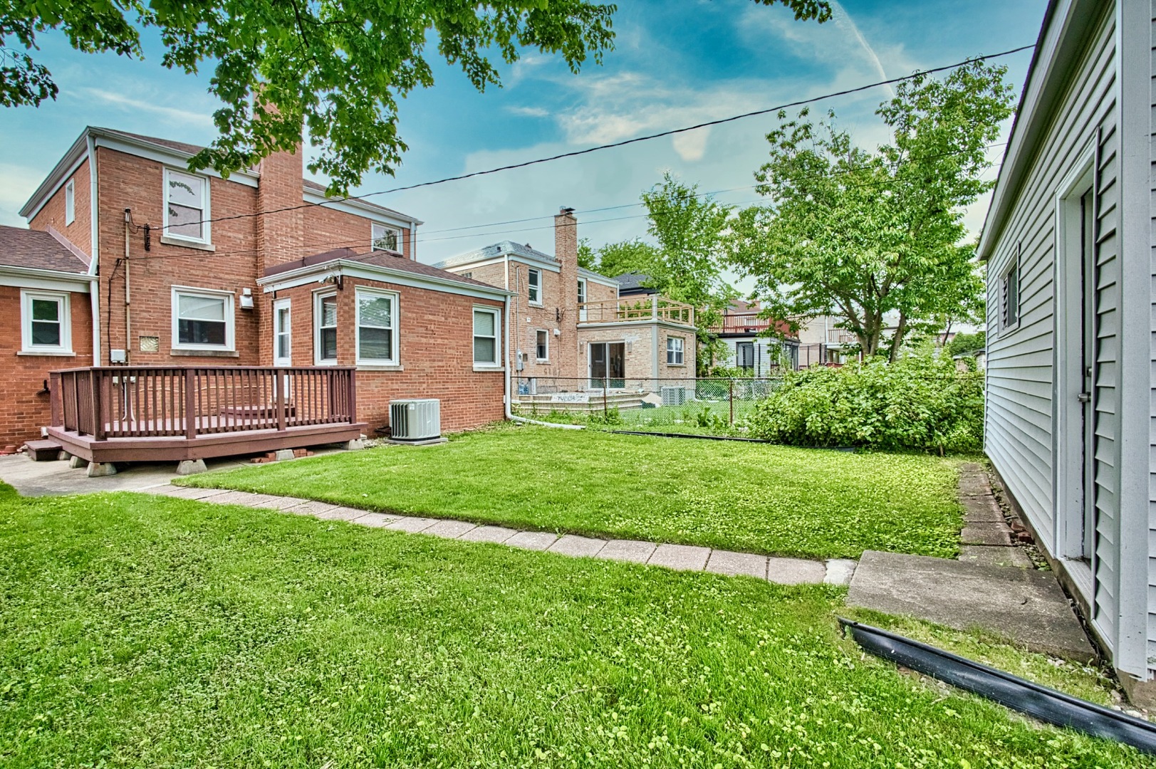 6707 N Saint Louis Avenue