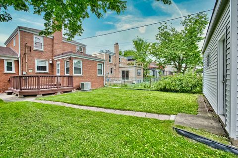 Tiny photo for 6707 N Saint Louis Avenue, Lincolnwood, IL 60712 (MLS # 12633306)