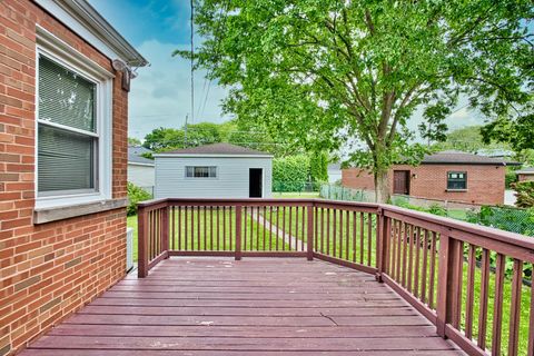 Tiny photo for 6707 N Saint Louis Avenue, Lincolnwood, IL 60712 (MLS # 12633306)
