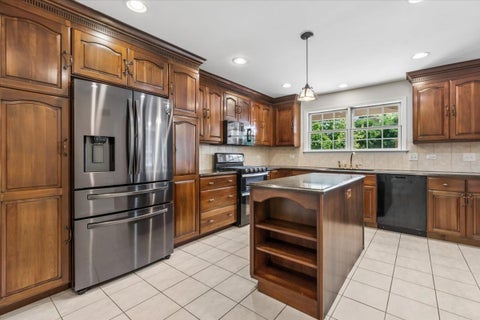 Tiny photo for 6533 N Christiana Avenue, Lincolnwood, IL 60712 (MLS # 12705776)