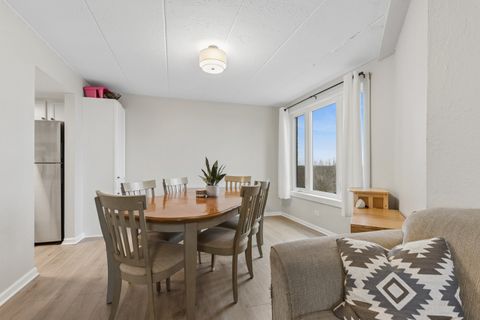 Tiny photo for 1 Renaissance Place #717, Palatine, IL 60067 (MLS # 12582260)