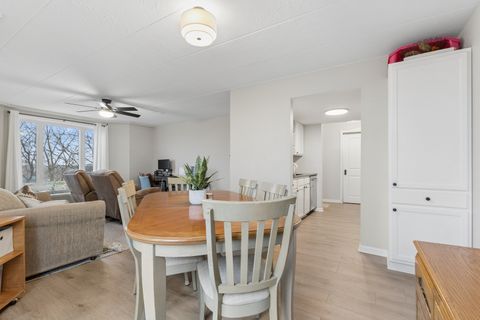 Tiny photo for 1 Renaissance Place #717, Palatine, IL 60067 (MLS # 12582260)