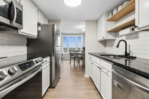 Tiny photo for 1 Renaissance Place #717, Palatine, IL 60067 (MLS # 12582260)