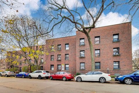 Tiny photo for 847 Judson Avenue #2, Evanston, IL 60202 (MLS # 12523510)