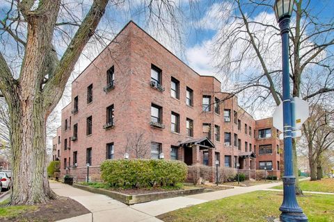 Tiny photo for 847 Judson Avenue #2, Evanston, IL 60202 (MLS # 12523510)