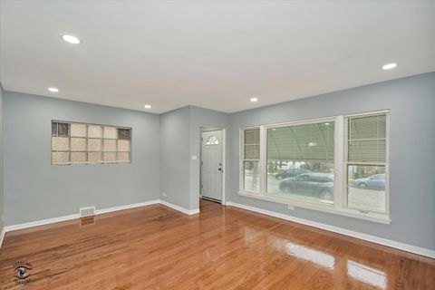 Tiny photo for 3904 W 58th Place, Chicago, IL 60629 (MLS # 12616758)