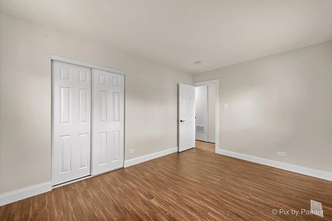 Tiny photo for 4 Austin Avenue, Carpentersville, IL 60110 (MLS # 12477696)