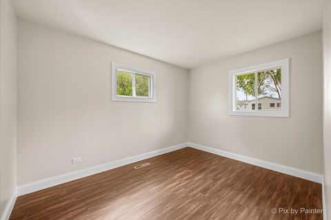 Tiny photo for 4 Austin Avenue, Carpentersville, IL 60110 (MLS # 12477696)