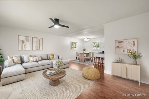 Tiny photo for 4 Austin Avenue, Carpentersville, IL 60110 (MLS # 12477696)