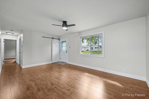 Tiny photo for 4 Austin Avenue, Carpentersville, IL 60110 (MLS # 12477696)
