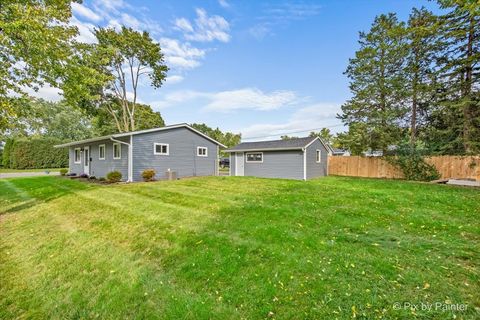 Tiny photo for 4 Austin Avenue, Carpentersville, IL 60110 (MLS # 12477696)