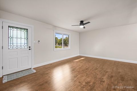 Tiny photo for 4 Austin Avenue, Carpentersville, IL 60110 (MLS # 12477696)