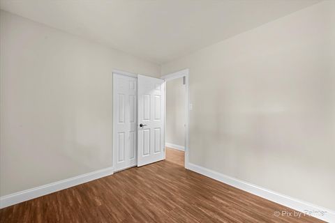 Tiny photo for 4 Austin Avenue, Carpentersville, IL 60110 (MLS # 12477696)