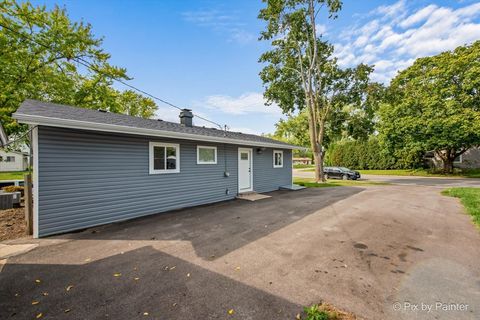 Tiny photo for 4 Austin Avenue, Carpentersville, IL 60110 (MLS # 12477696)