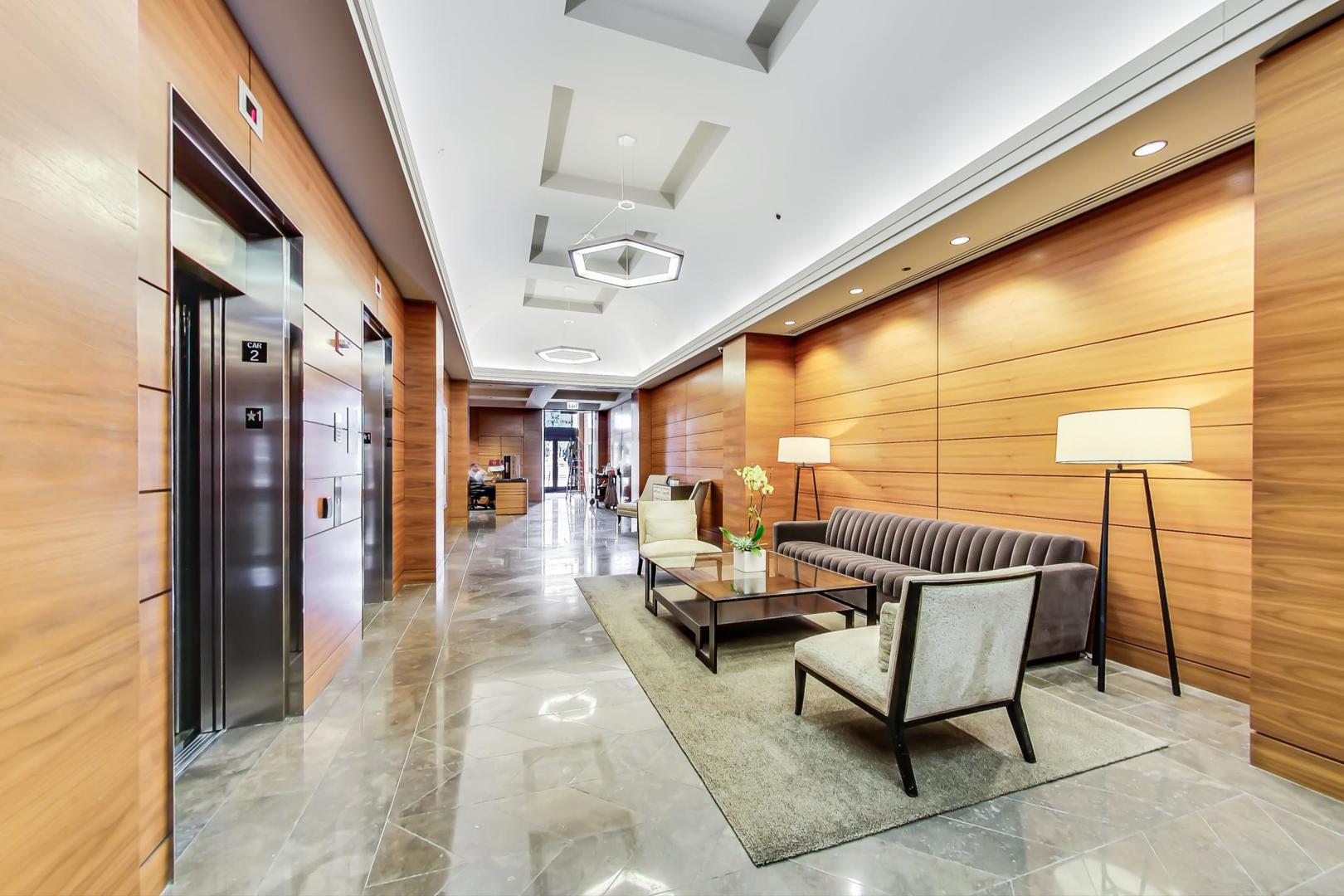 6 N Michigan Avenue 705