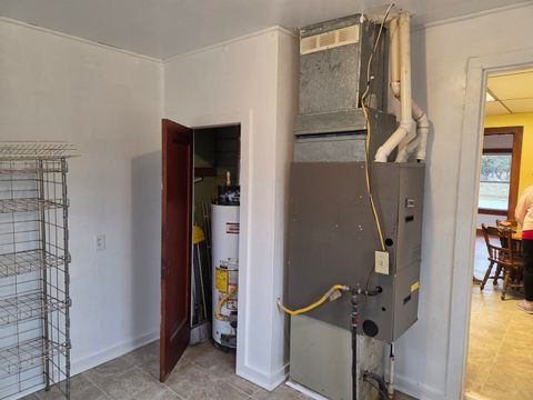 Tiny photo for 107 W Carpenter Street, Mcleansboro, IL 62859 (MLS # 100000172)