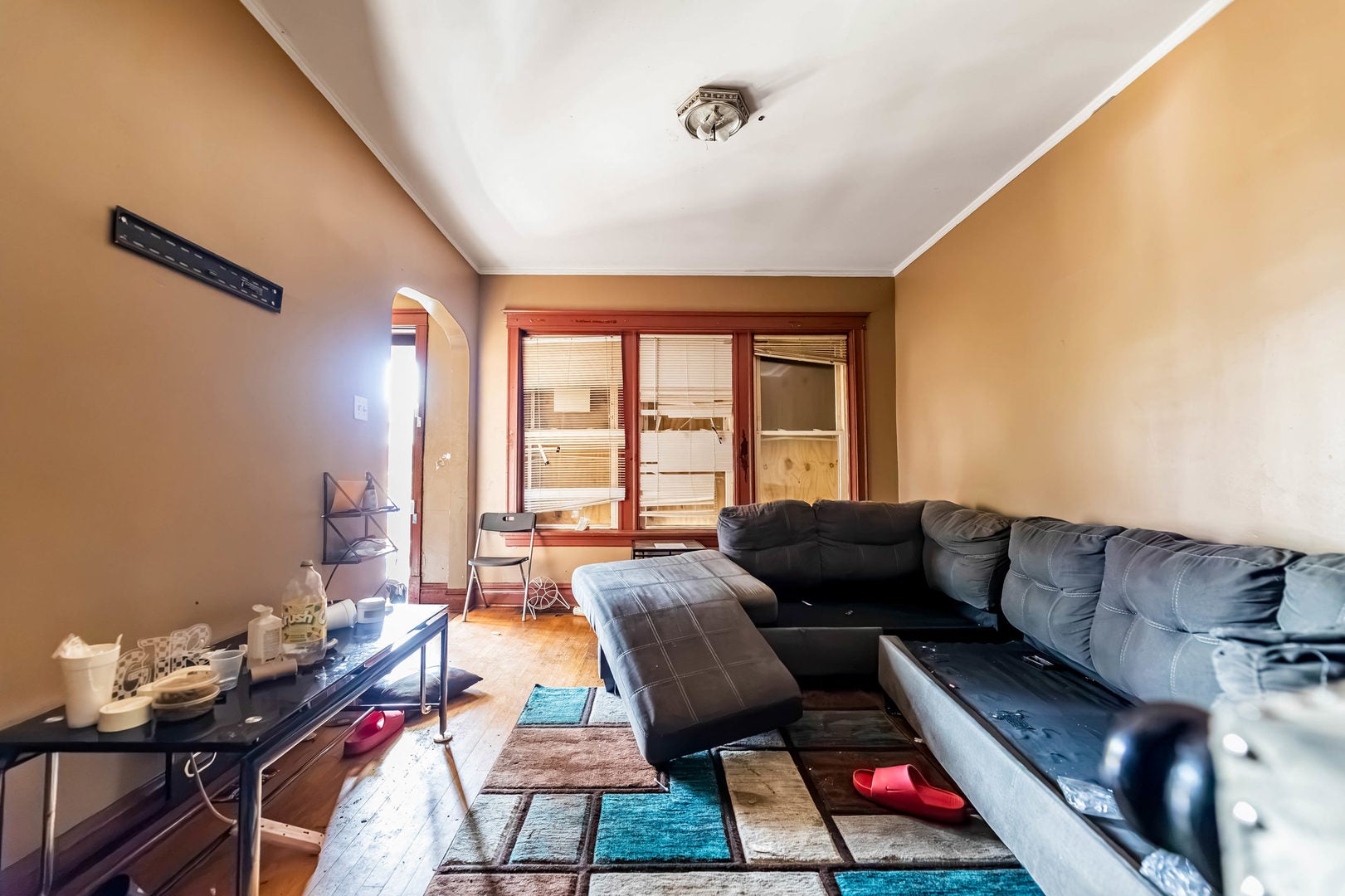 1312 W 73rd Place