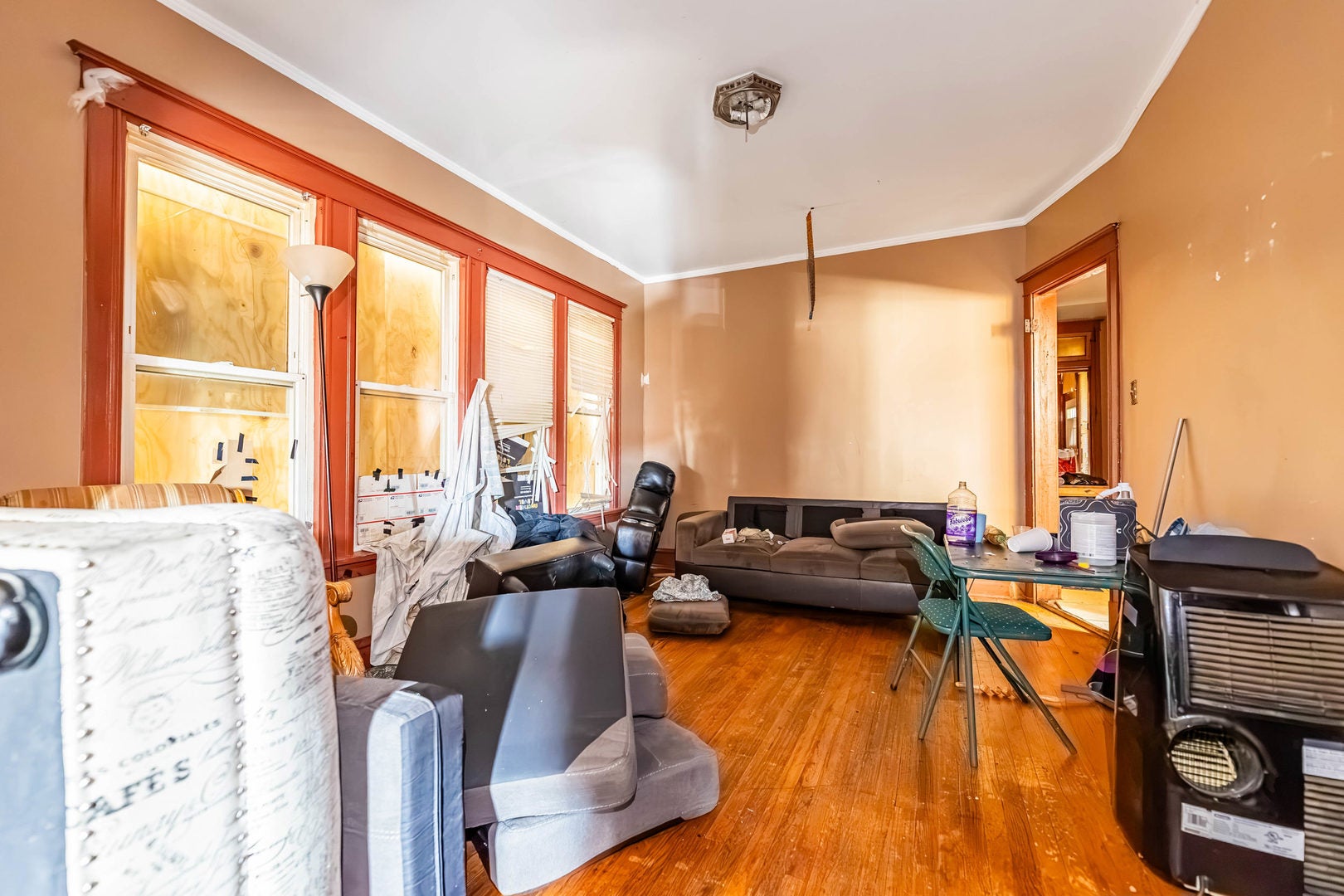 1312 W 73rd Place