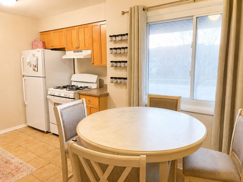 Tiny photo for 1342 S 14th Street #B2, St. Charles, IL 60174 (MLS # 12671971)
