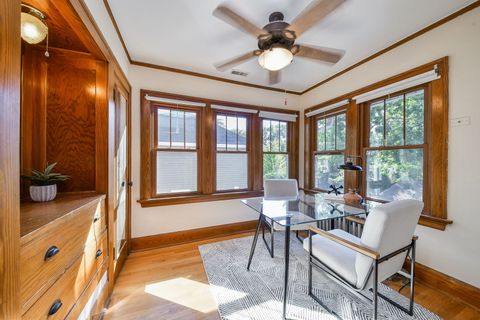 Tiny photo for 414 E Indiana Street, Wheaton, IL 60187 (MLS # 12491820)