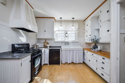 Tiny photo for 414 E Indiana Street, Wheaton, IL 60187 (MLS # 12491820)