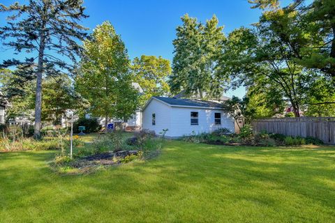 Tiny photo for 414 E Indiana Street, Wheaton, IL 60187 (MLS # 12491820)