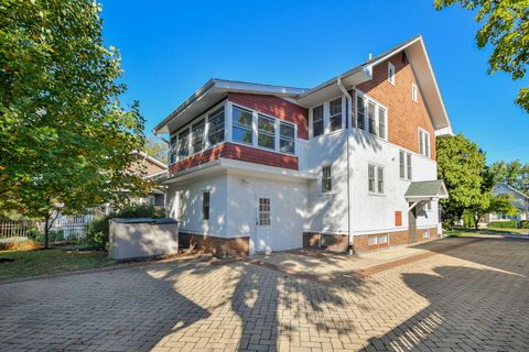 Tiny photo for 414 E Indiana Street, Wheaton, IL 60187 (MLS # 12491820)