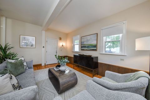 Tiny photo for 414 E Indiana Street, Wheaton, IL 60187 (MLS # 12491820)