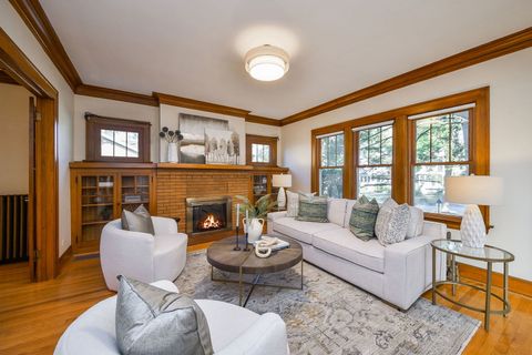 Tiny photo for 414 E Indiana Street, Wheaton, IL 60187 (MLS # 12491820)