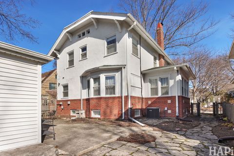 Tiny photo for 2356 Ashland Avenue, Evanston, IL 60201 (MLS # 12508633)