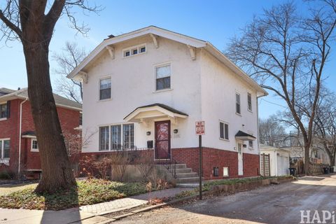Tiny photo for 2356 Ashland Avenue, Evanston, IL 60201 (MLS # 12508633)