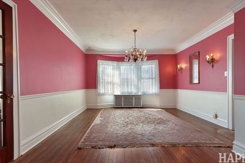 Tiny photo for 2356 Ashland Avenue, Evanston, IL 60201 (MLS # 12508633)