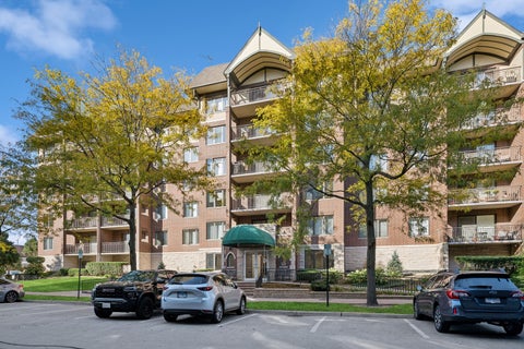 Tiny photo for 10 S Wille Street #309, Mount Prospect, IL 60056 (MLS # 12772684)