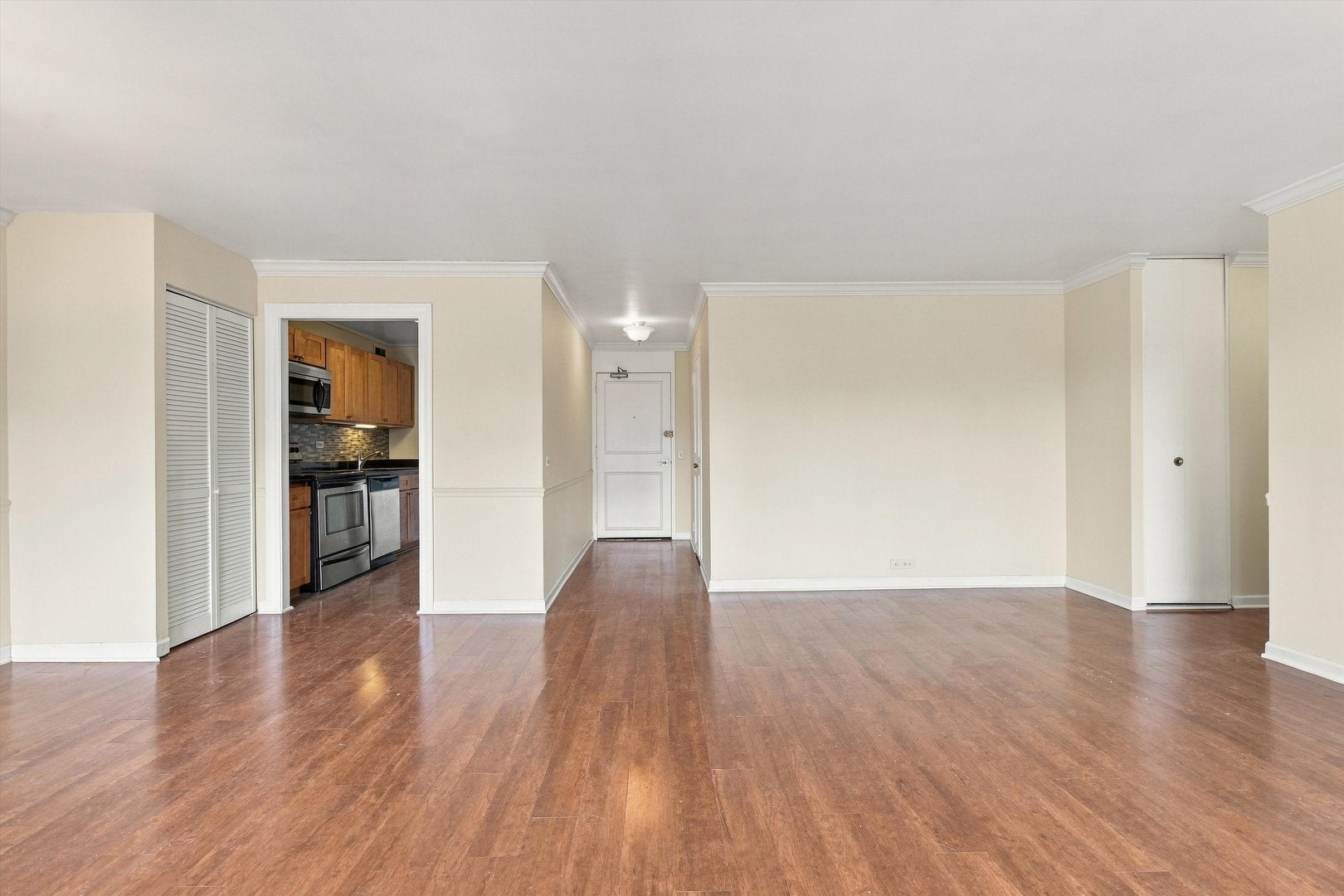 1555 N Sandburg Terrace 201