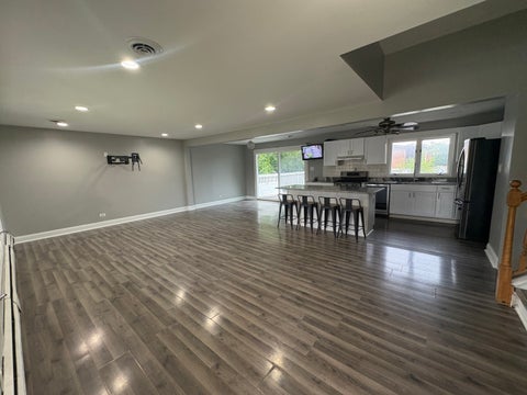 Tiny photo for 1621 Clay Court #House, Melrose Park, IL 60160 (MLS # 12774586)