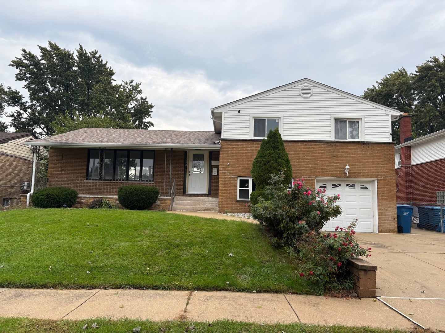1621 Clay Court House