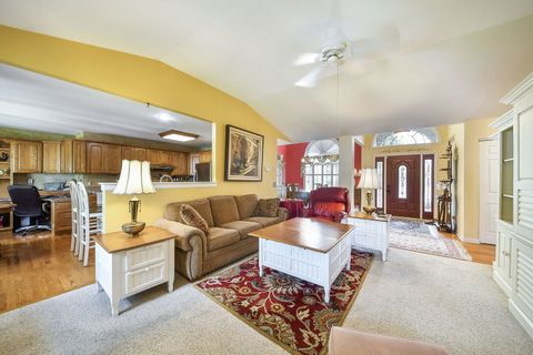 Tiny photo for 2054 Kingsmill Court, Yorkville, IL 60560 (MLS # 12446895)