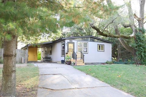 Photo of 1814 Larch Place, Urbana, IL 61801 (MLS # 12501234) Photo of 1814 Larch Place, Urbana, IL 61801 (MLS # 12501234)