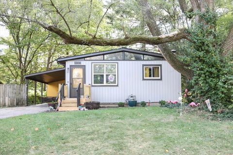 Tiny photo for 1814 Larch Place, Urbana, IL 61801 (MLS # 12501234)